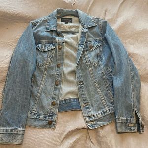 Womens light wash jean jacket